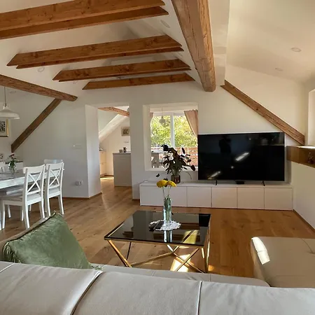 Apartma Jana * كامنيك